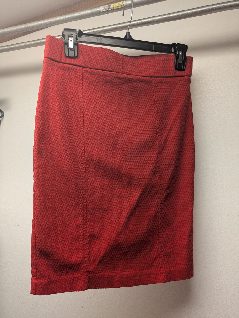 Dalia Collection Textured Red Pencil Skirt Size Small Modern Business Casual